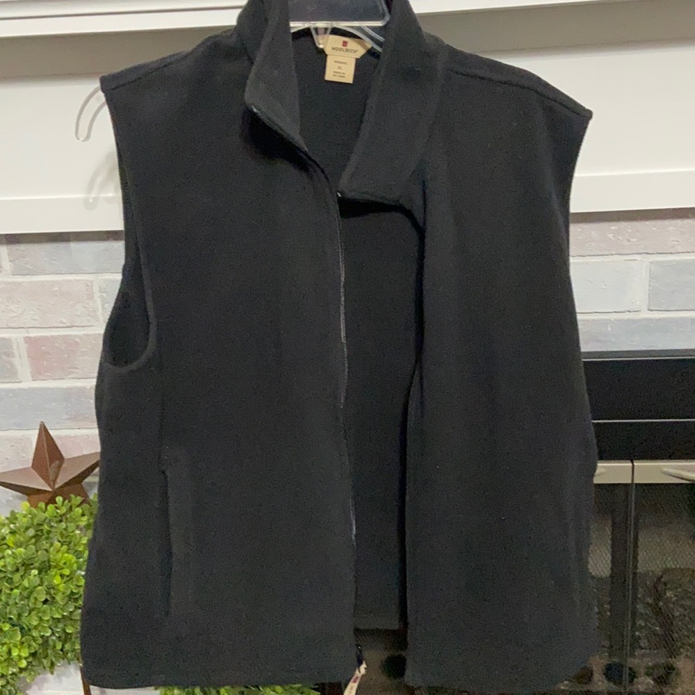 Woolrich black vest, zip up